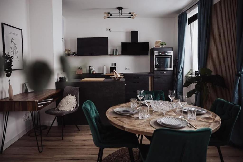 Cozy Dreams: Deluxe 2-Zimmer-Apartment -Kueche Нюрнберг Екстер'єр фото